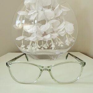 Warby Parker Daisy +2 Readers in Crystal (Medium)
